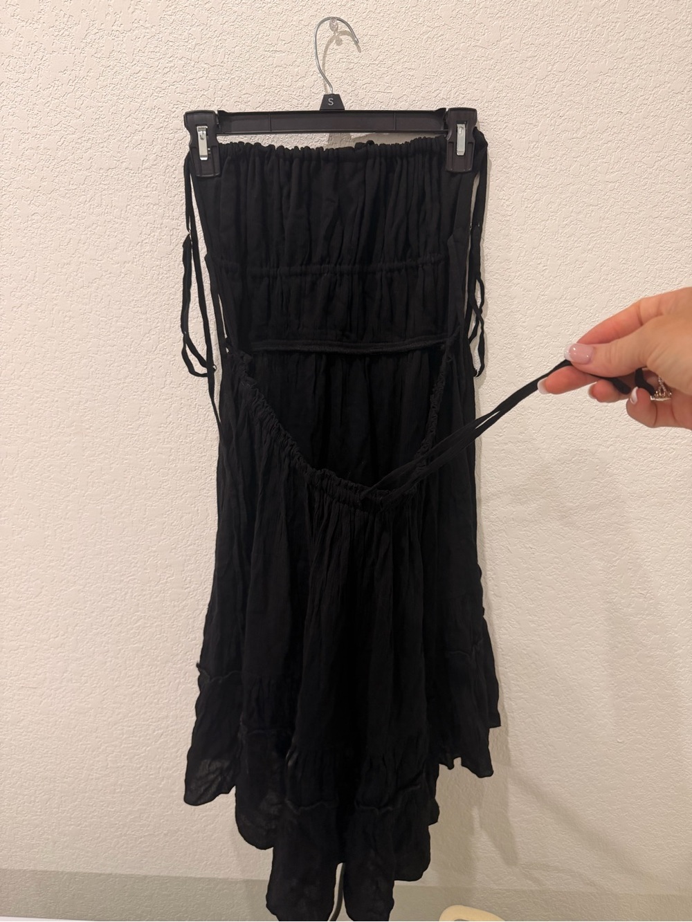 Black Backless/ Strappy Country Flowy Dress - Picture 2 of 3